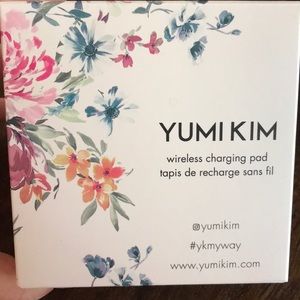 New Yumi Kim wireless charger 💕